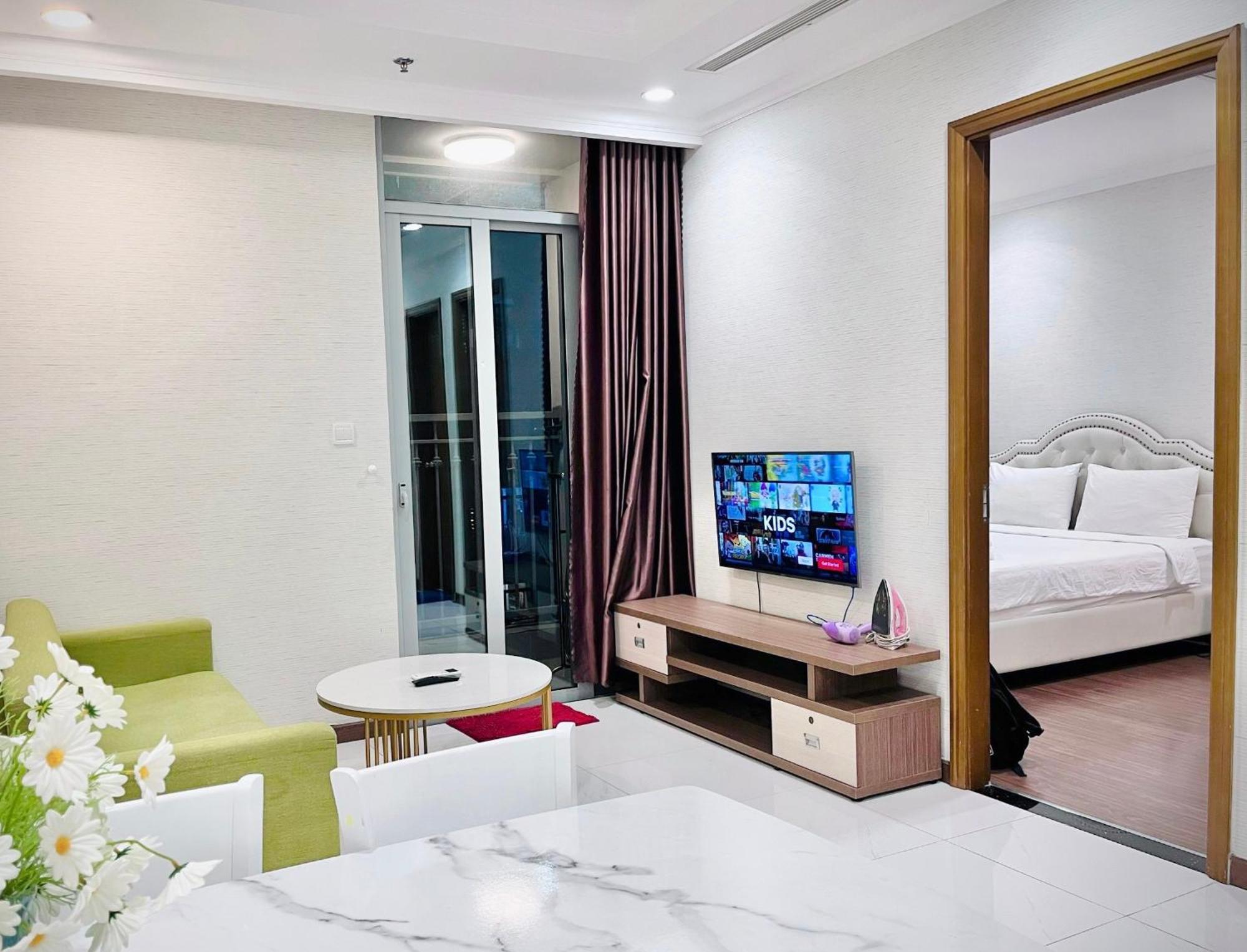 Vinhomes Park Sunflower Apartment- Ho Dich Vu Cho Thue Apartamento Cidade de Ho Chi Minh